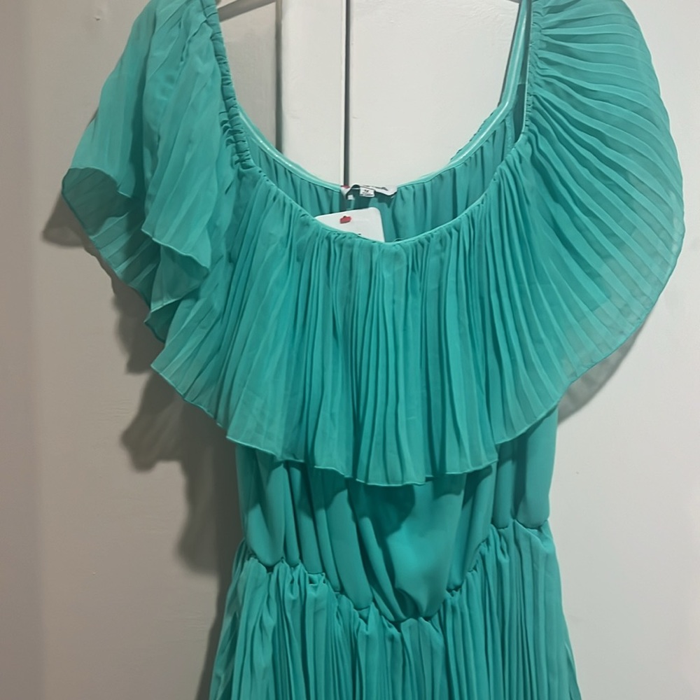 Women’s off shoulder dress with tags size 1X strapless - Picture 2 of 4